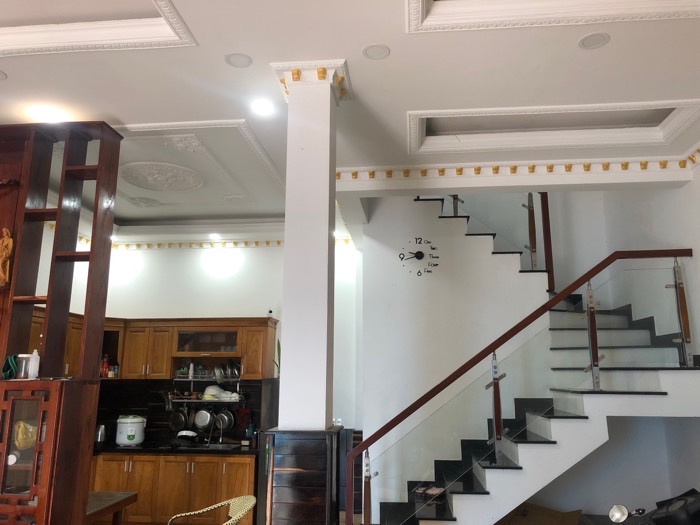 BÁN GẤP NHÀ KHU BIỆT THỰ - NỘI THẤT GỖ CAO CẤP - Ô TÔ VÀO NHÀ - HIỆP BÌNH PHƯỚC, THỦ ĐỨC